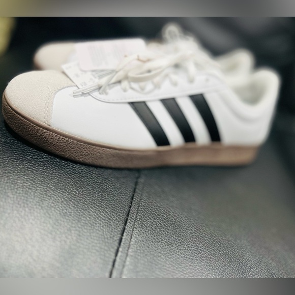 Adidas VL COURT BASE SHOES NWT SIZE 9 women’s - Picture 4 of 8